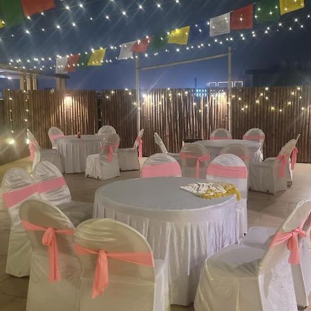 Hotel Pearl Wood Zirakpur Dış mekan fotoğraf